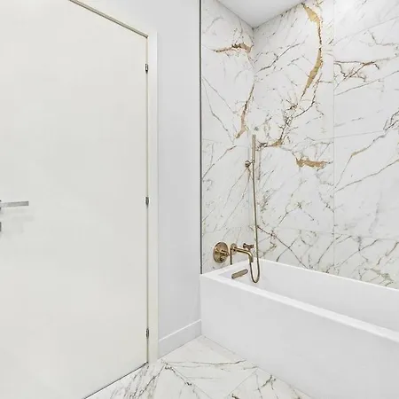 Brt *